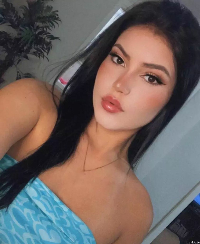 Manuela Profile image 3