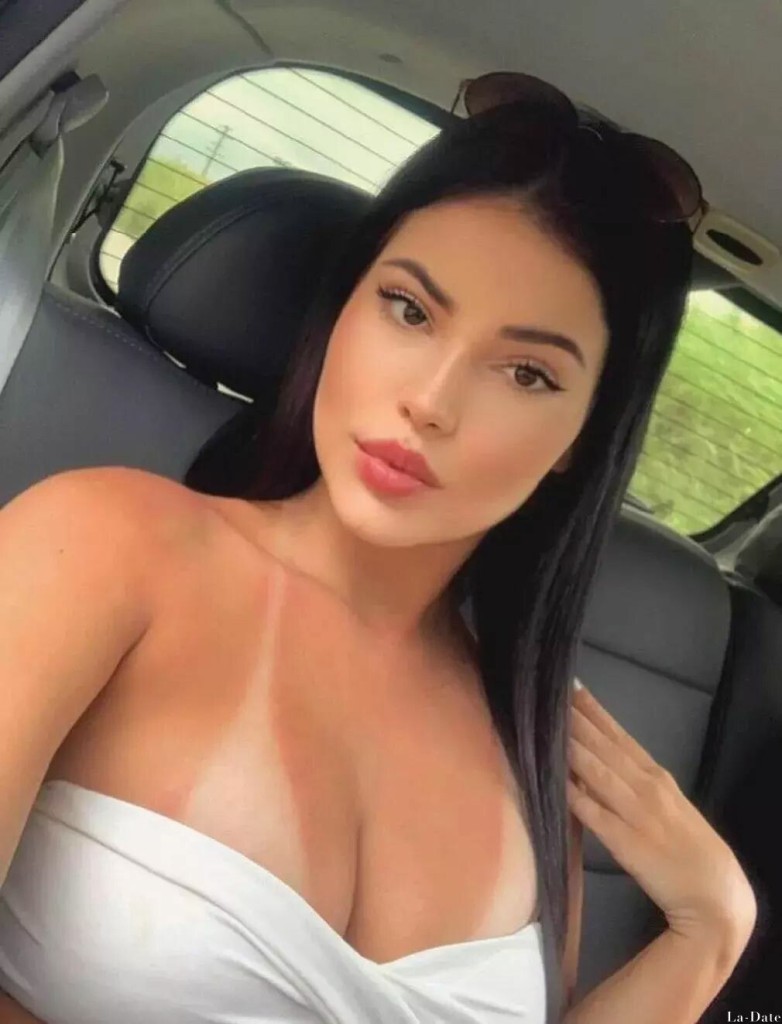 Manuela Profile image 4