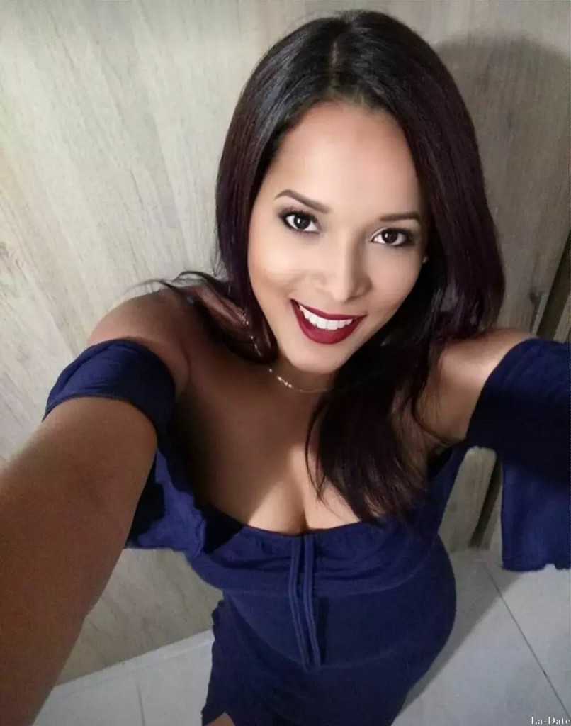 Veronica Profile image 2