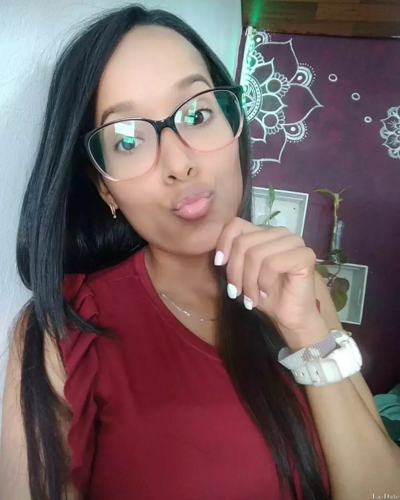 Veronica Profile image 1