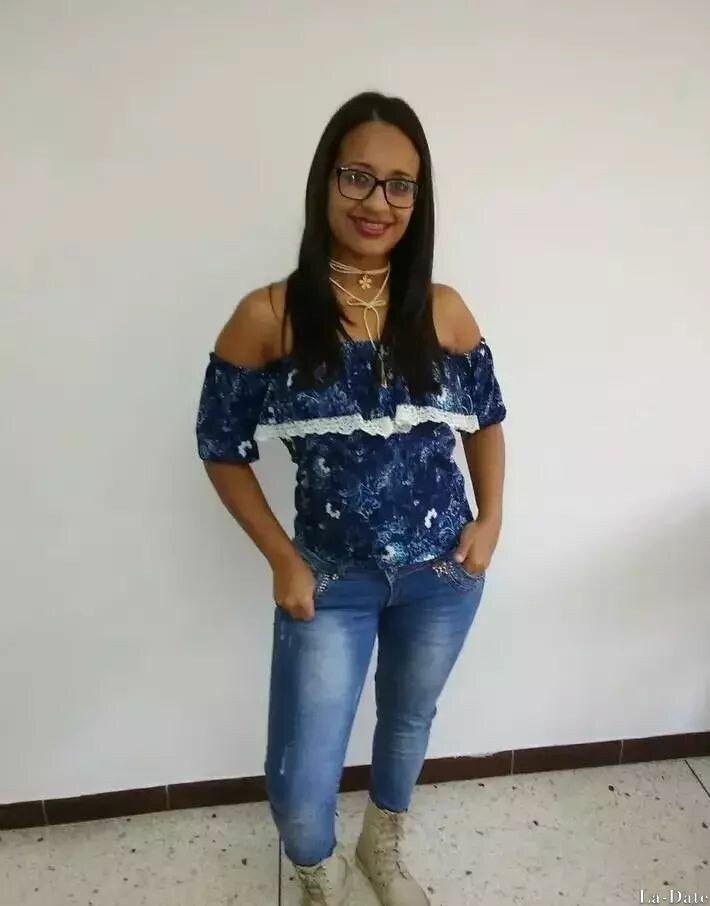 Elizabeth Profile image 6