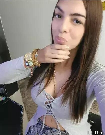 Vivianny Profile image 5