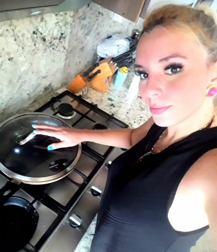 Laura Profile image 2