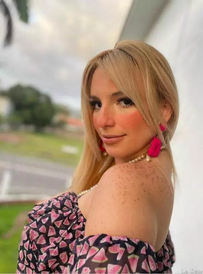 Laura Profile image 1