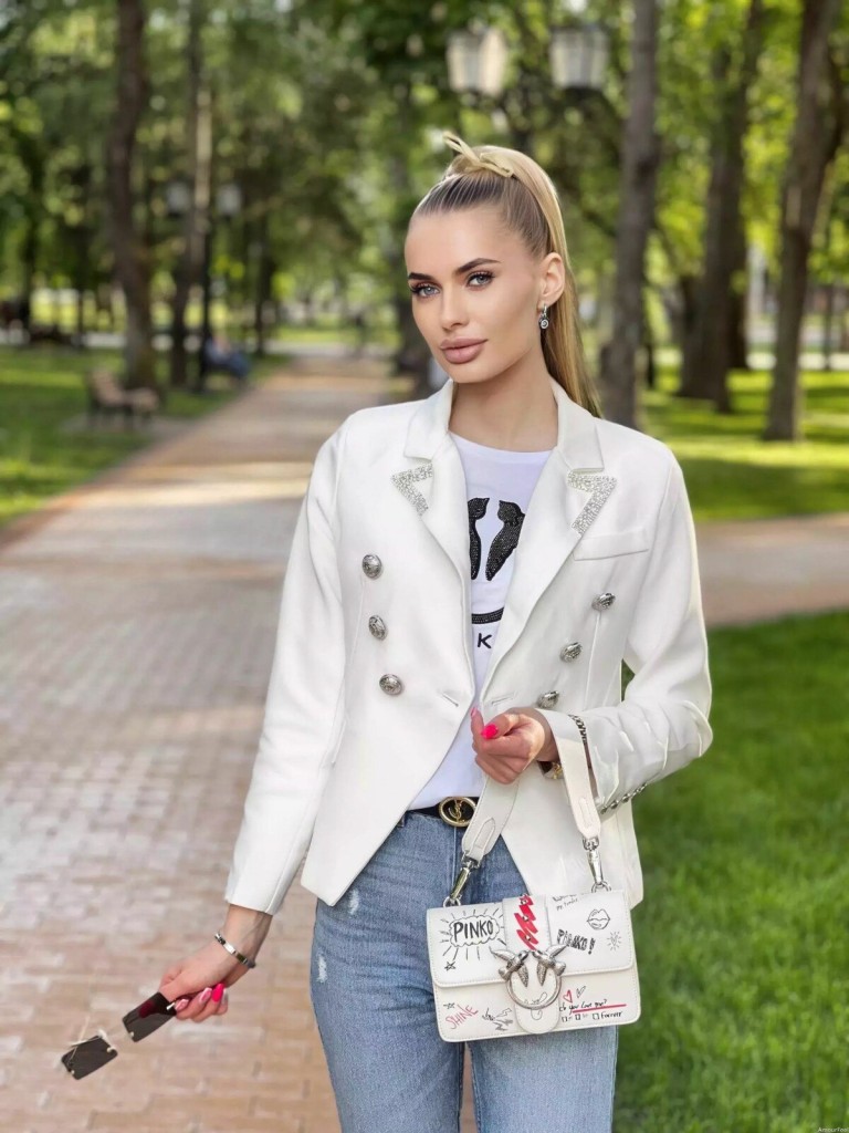 Oleksandra Profile image 3