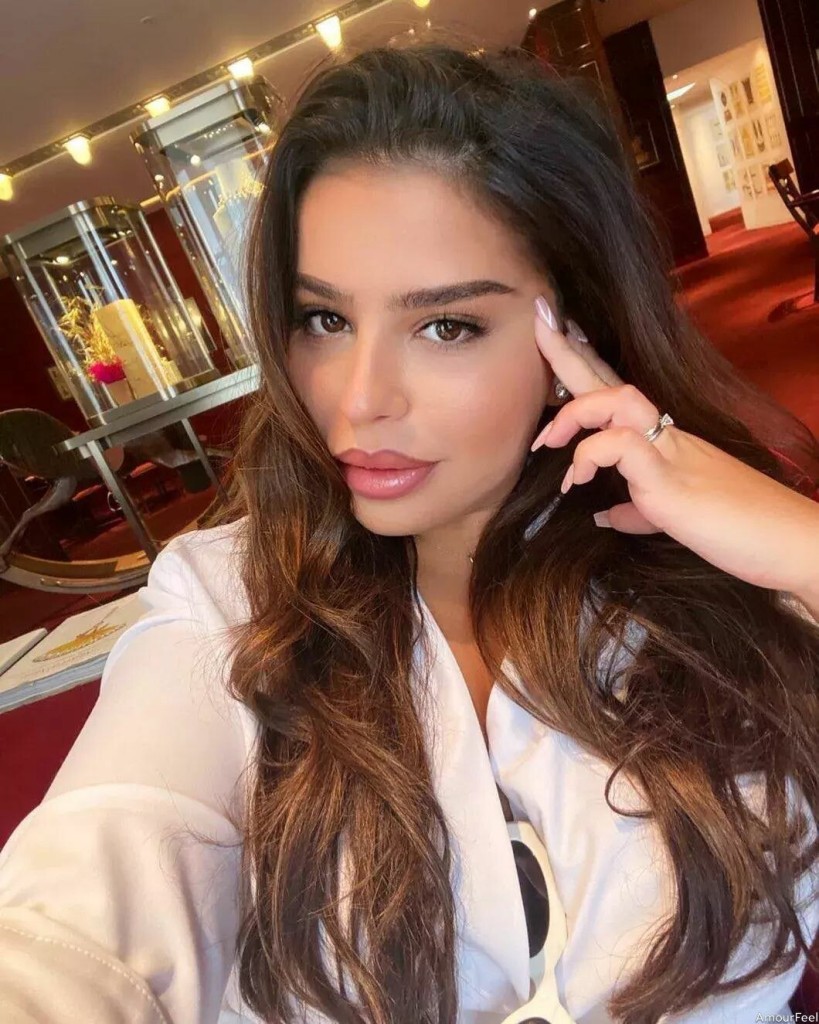 Silvia Iulia Profile image 5