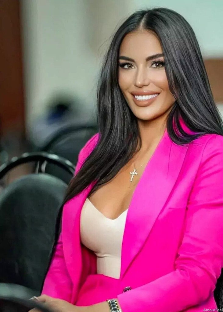 Iulia Maria Profile image 1