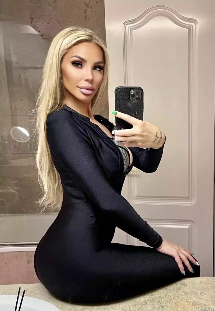 Iulia Profile image 5