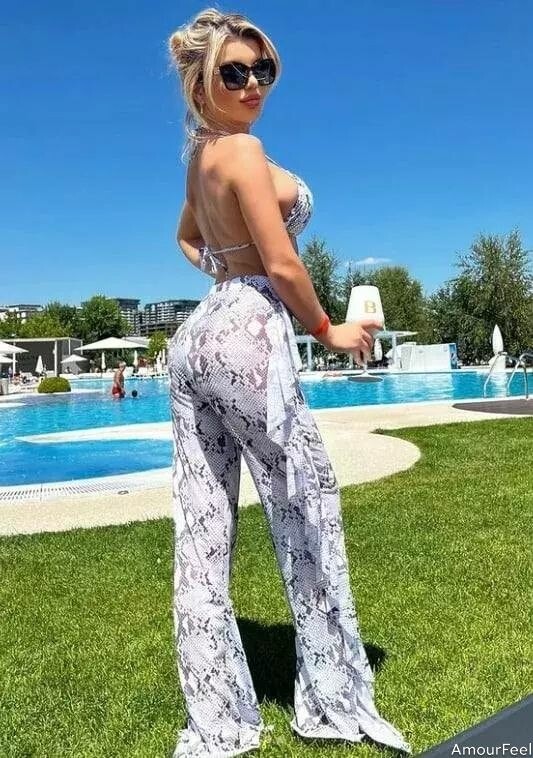 Raluca Alexandra Profile image 5