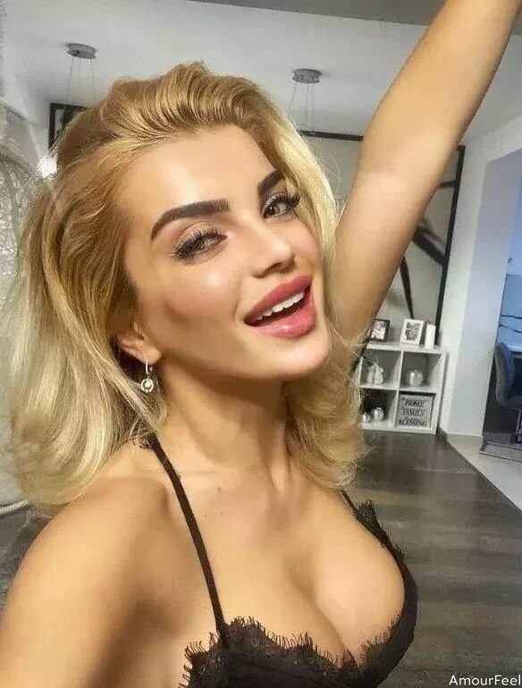 Raluca Alexandra Profile image 2