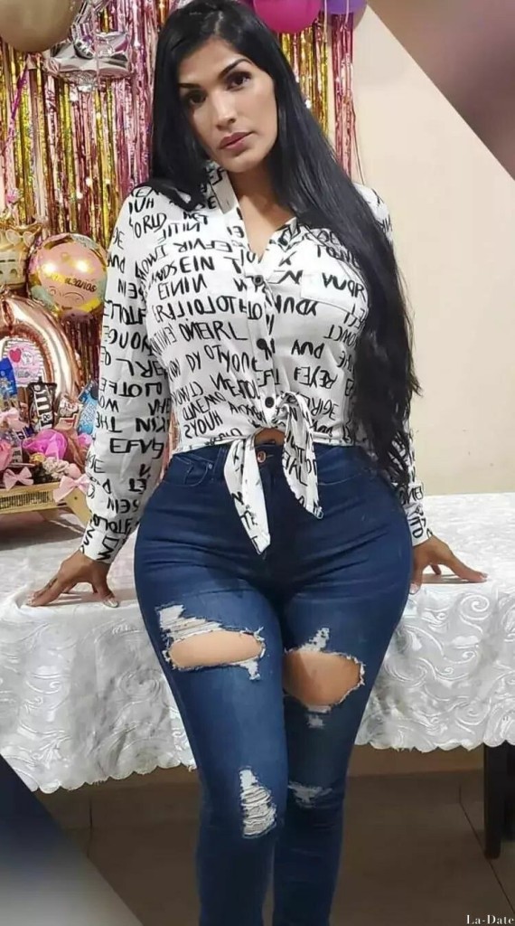 Karoll Profile image 4