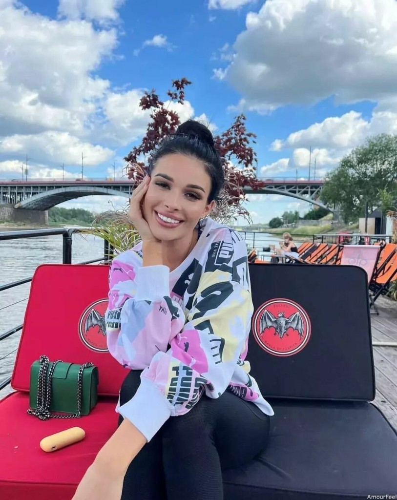 Ludmila Profile image 3