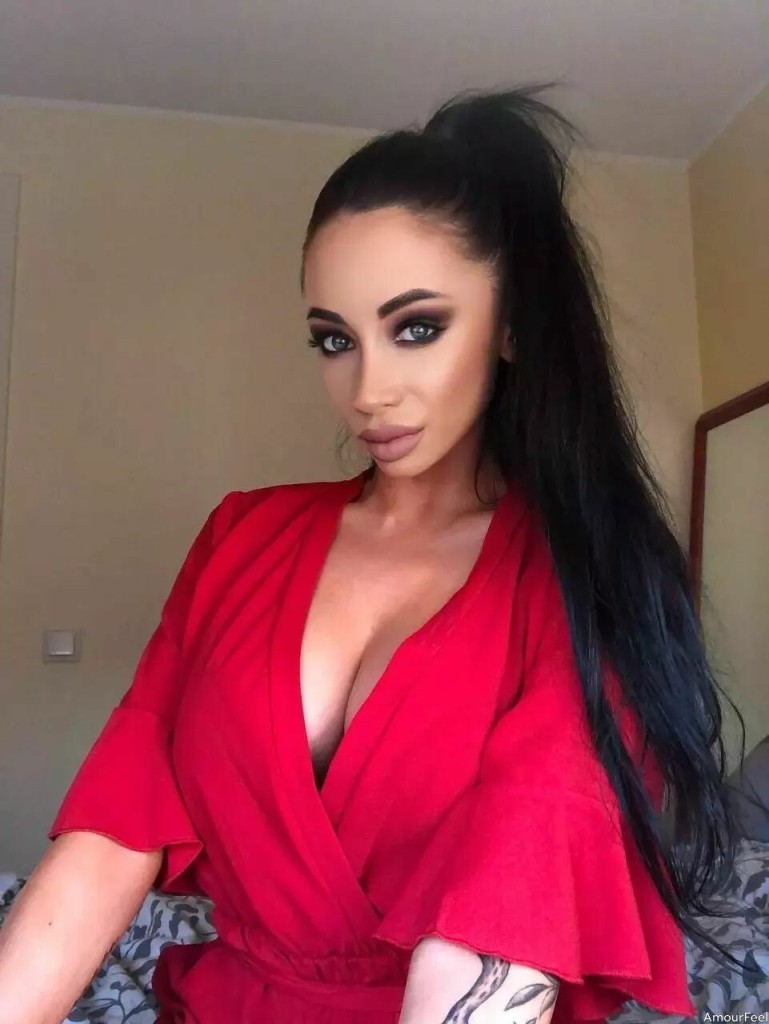 Alina Profile image 1