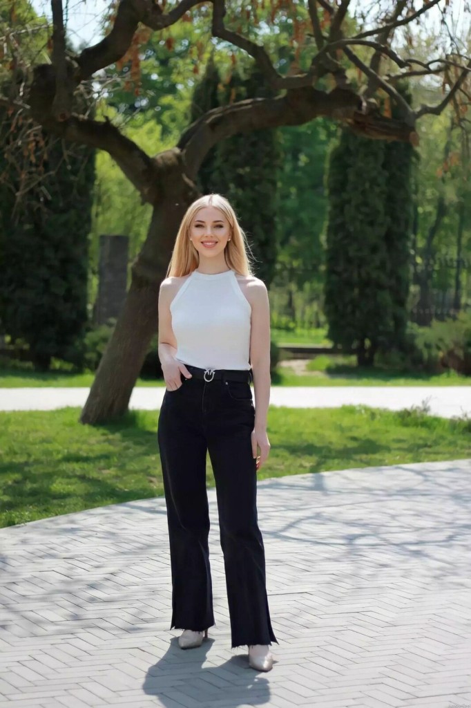 Jana Profile image 6