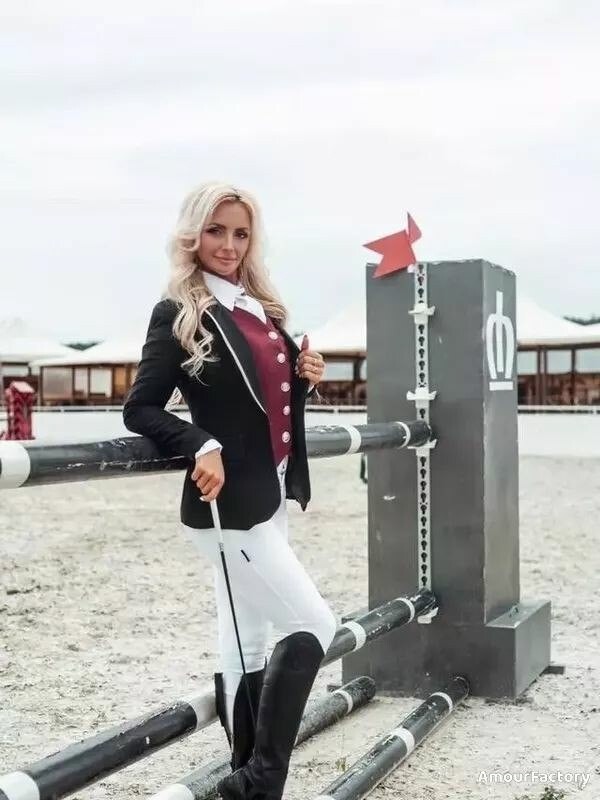 Anna Profile image 2