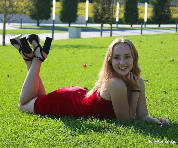 Anna Profile image 2