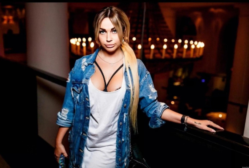 Diana Profile image 6