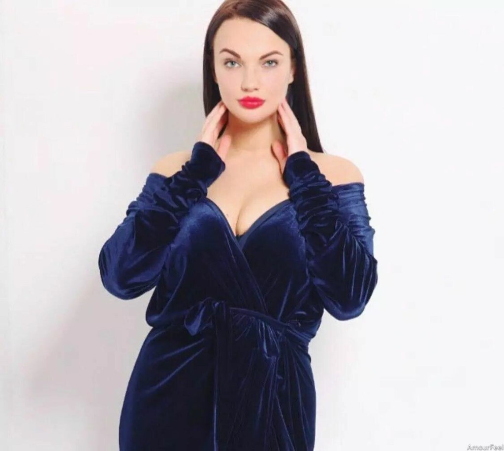 Alina Profile image 6