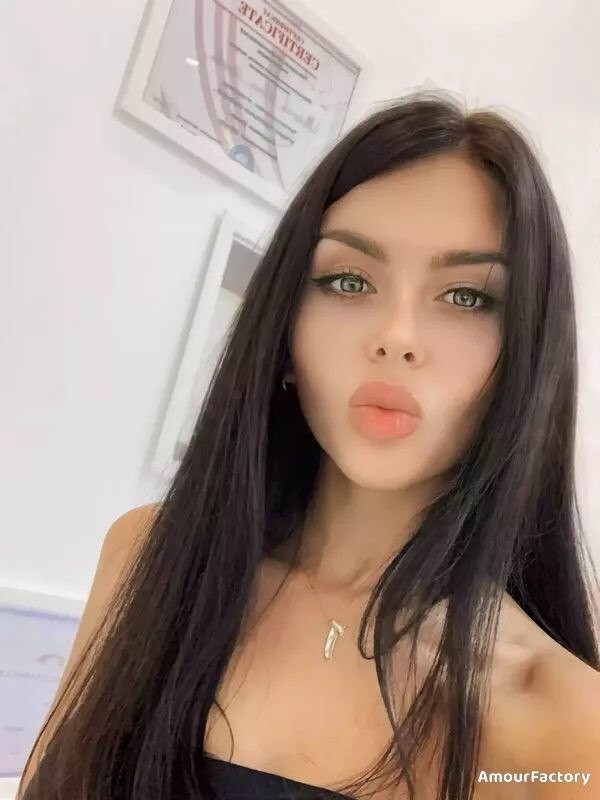 Karina Profile image 2