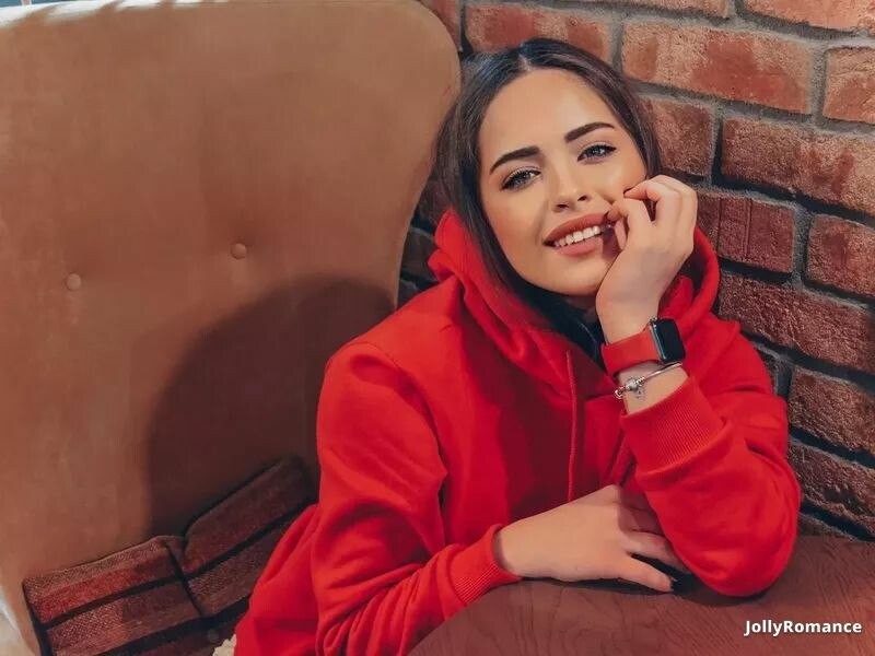 Valeria Profile image 5